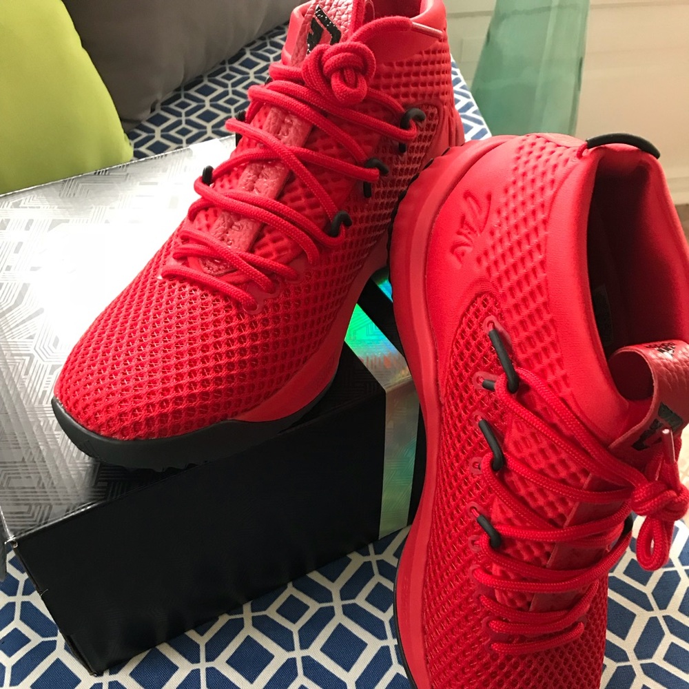 NWB Adidas Dame 4 NBA Shoes Scarlet SZ 10 Mens